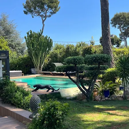 Un Joyau Vue Cap D'antibes Piscine Body Fitness Sauna & Antibes